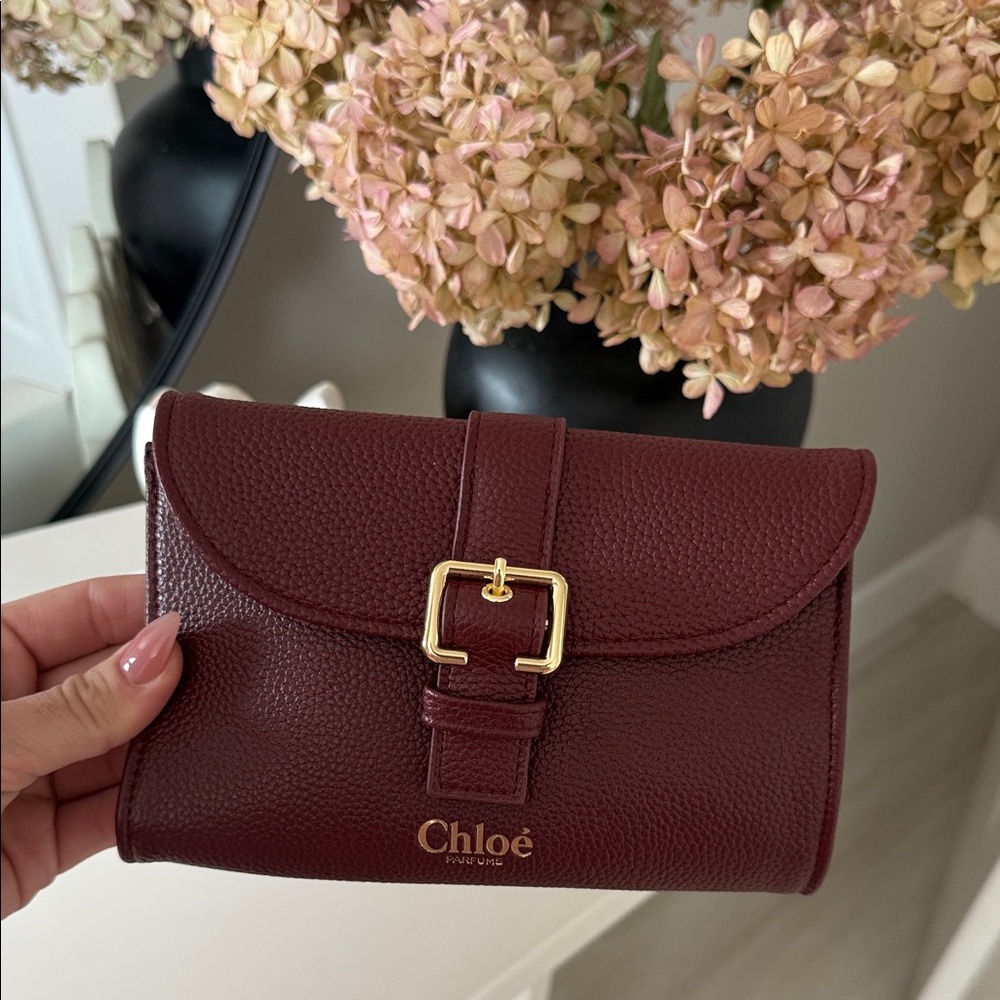 Chloé Parfums Pebbled Burgundy Small clutch with Gold Buckle - Picture 4 of 8